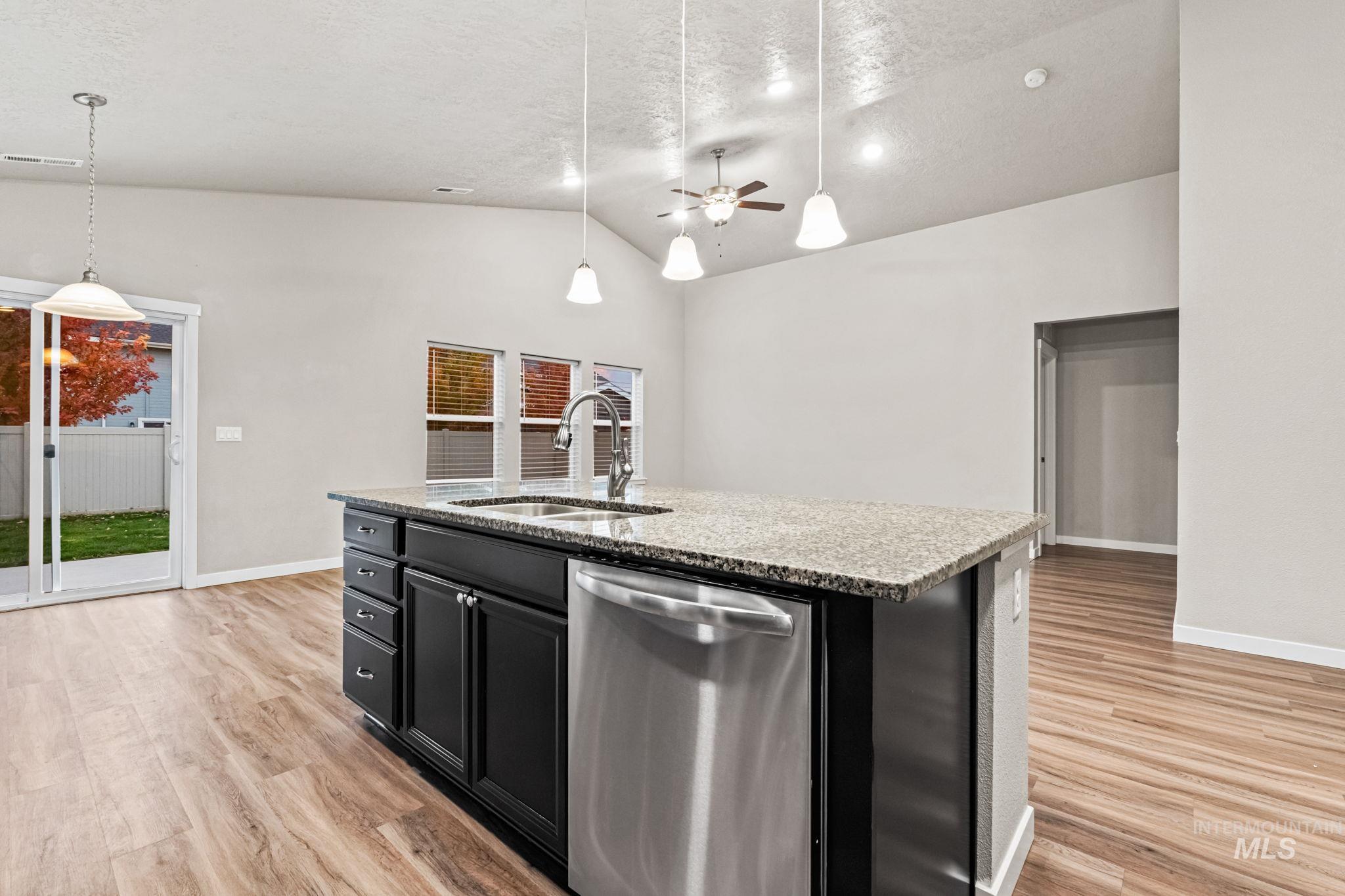 675 E Whitbeck St., Kuna, Idaho 83634, 3 Bedrooms, 2 Bathrooms, Residential For Sale, Price $429,990,MLS 98965947