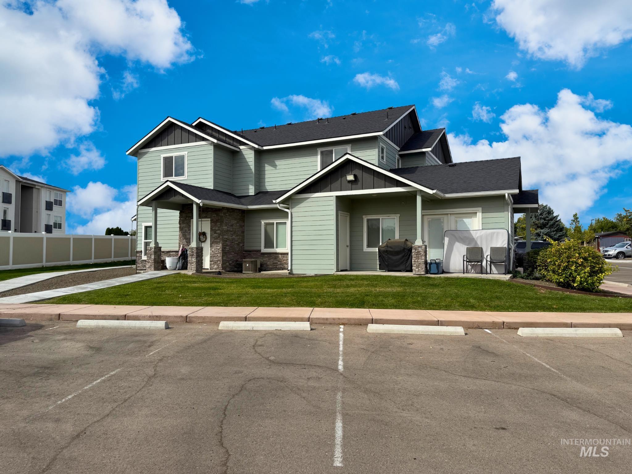 608 N 44th St, Nampa, Idaho 83687, 2 Bedrooms, 2 Bathrooms, Residential Income For Sale, Price $899,000,MLS 98965955