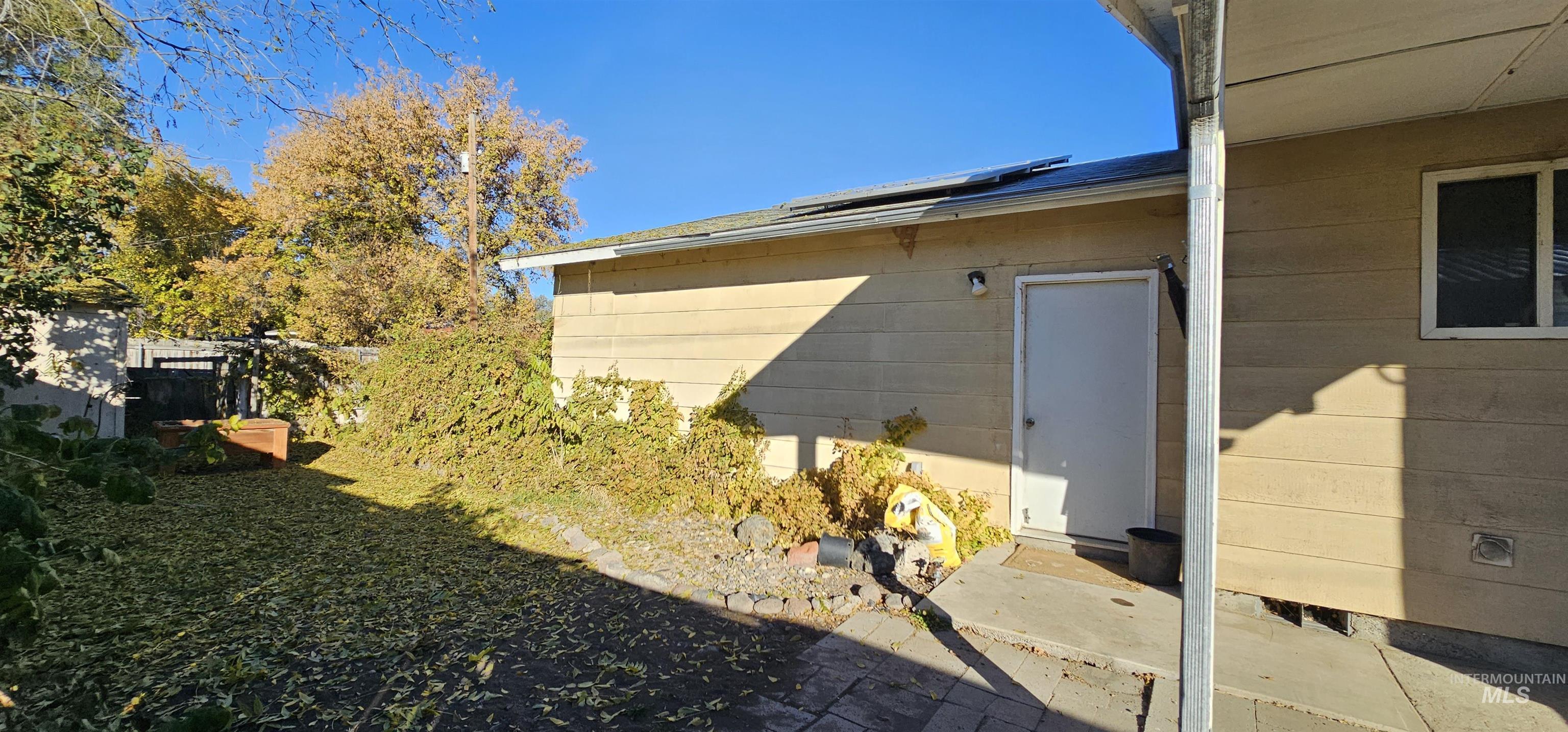 555 15th St., Vale, Oregon 97918-0000, 2 Bedrooms, 2 Bathrooms, Residential For Sale, Price $229,900,MLS 98965958