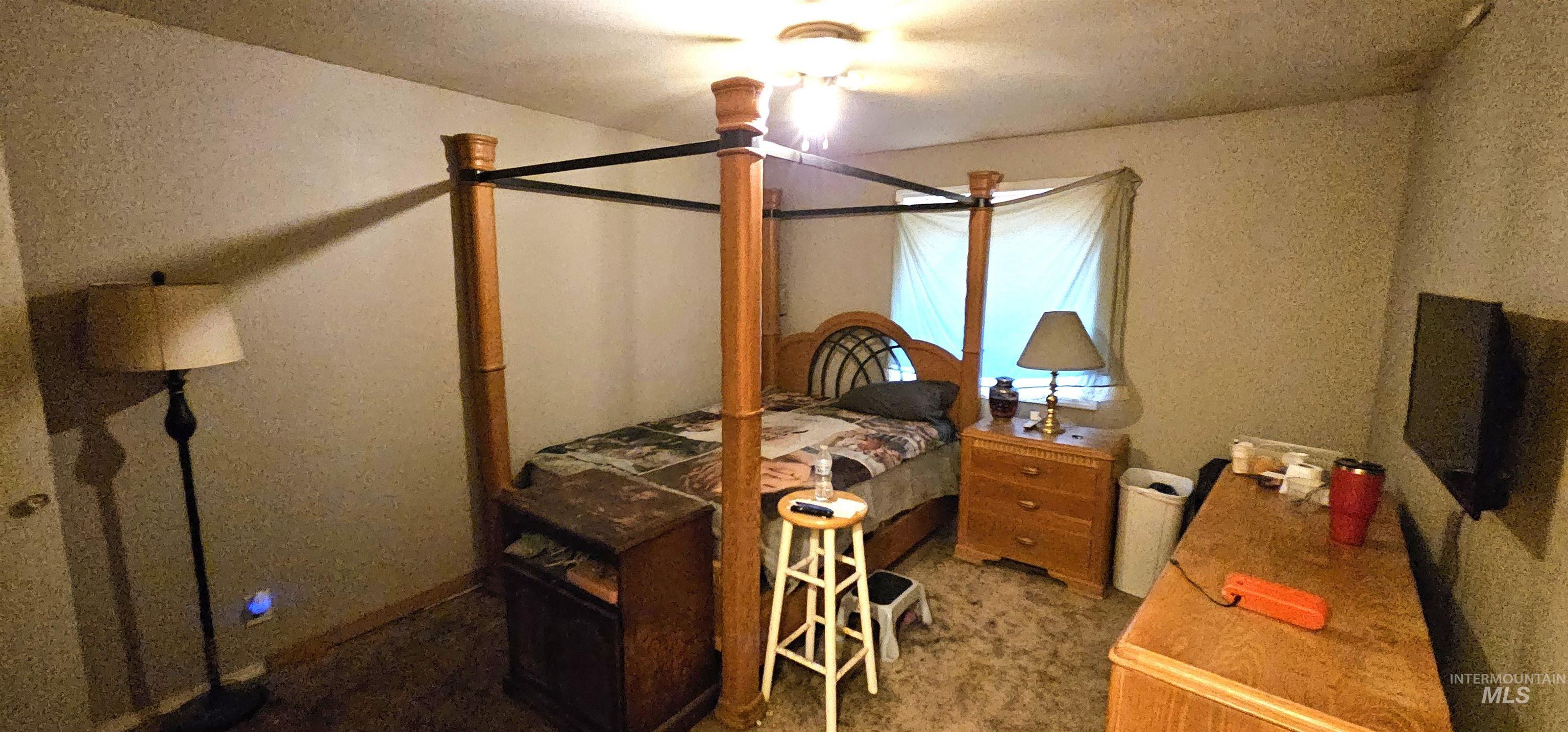 555 15th St., Vale, Oregon 97918-0000, 2 Bedrooms, 2 Bathrooms, Residential For Sale, Price $229,900,MLS 98965958