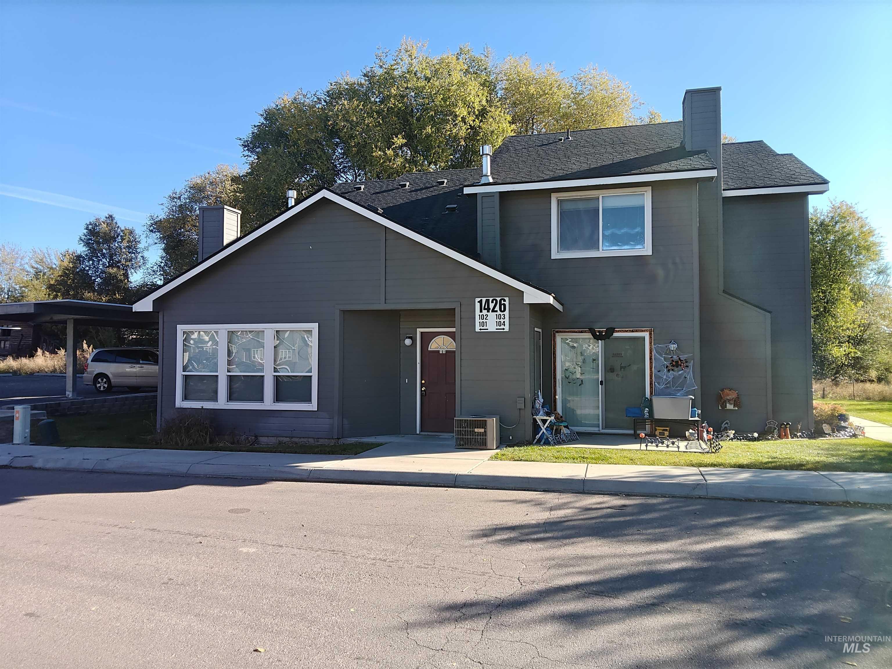 1426 E Sharons Loop, Nampa, Idaho 83686, 2 Bedrooms, 2 Bathrooms, Residential Income For Sale, Price $799,000,MLS 98965961