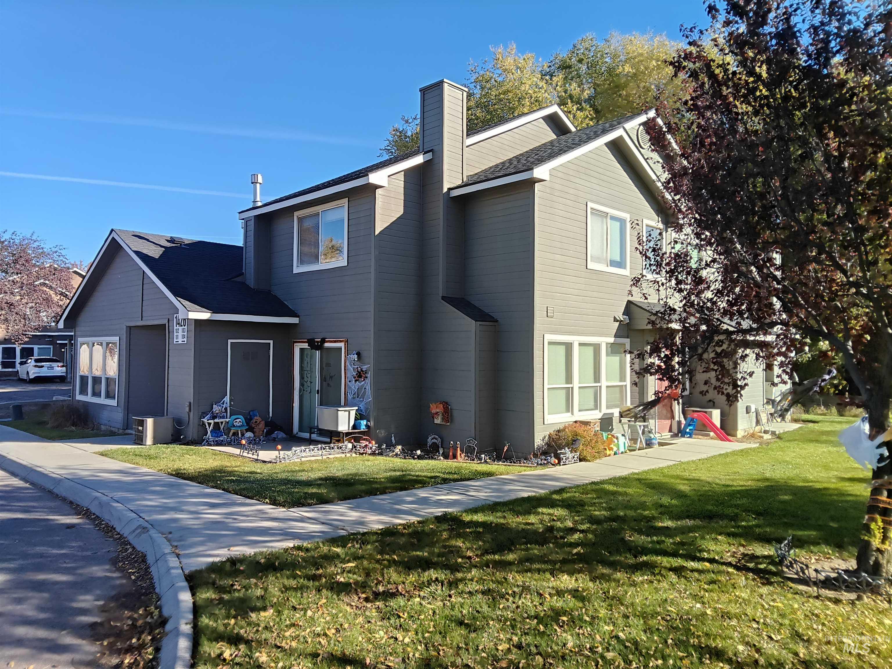 1426 E Sharons Loop, Nampa, Idaho 83686, 2 Bedrooms, 2 Bathrooms, Residential Income For Sale, Price $799,000,MLS 98965961