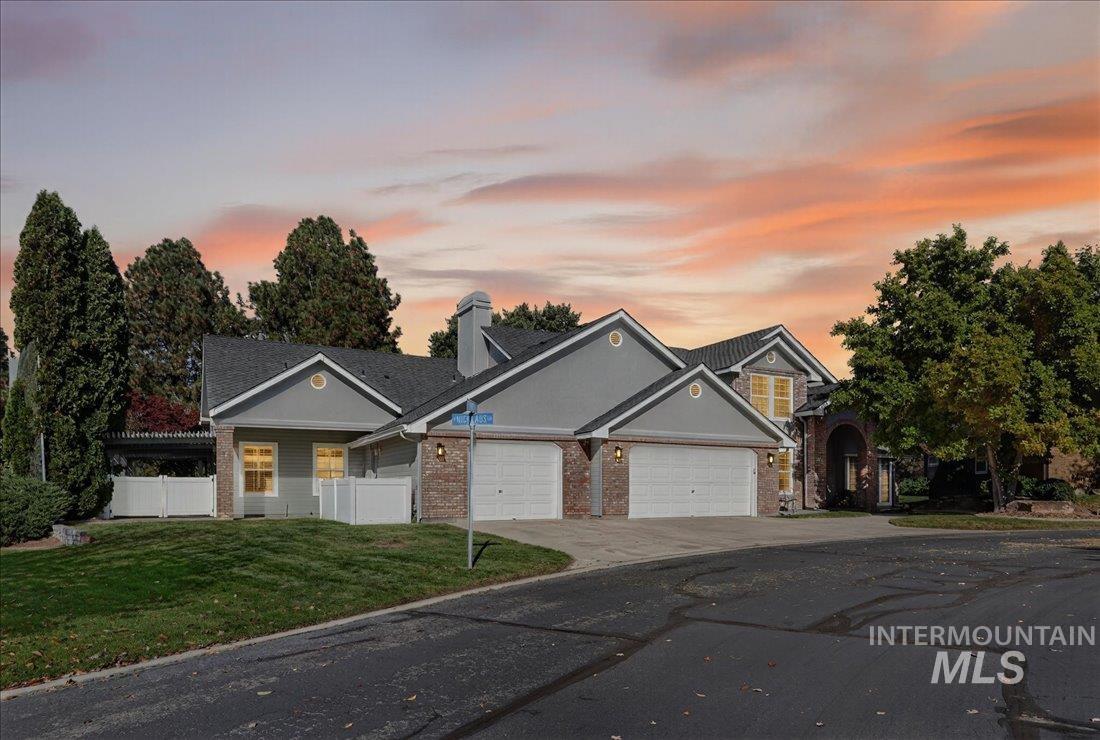 898 N Nicklaus Lane, Eagle, Idaho 83616, 4 Bedrooms, 3.5 Bathrooms, Residential For Sale, Price $699,899,MLS 98965970