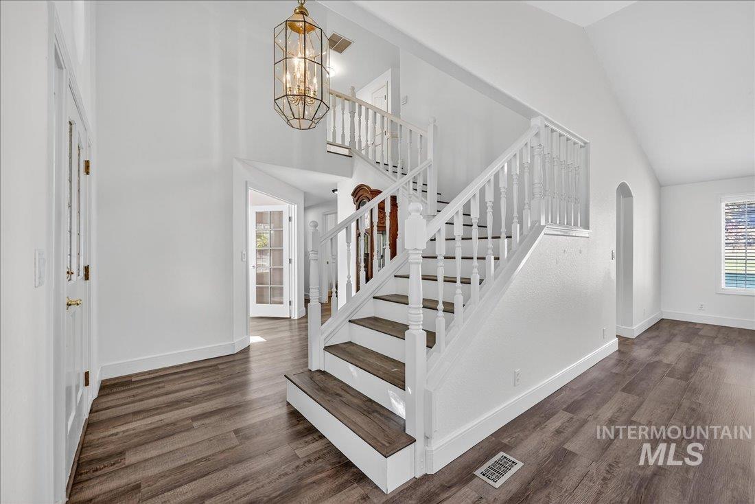 898 N Nicklaus Lane, Eagle, Idaho 83616, 4 Bedrooms, 3.5 Bathrooms, Residential For Sale, Price $699,899,MLS 98965970