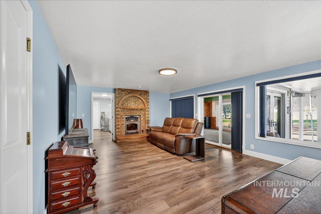 898 N Nicklaus Lane, Eagle, Idaho 83616, 4 Bedrooms, 3.5 Bathrooms, Residential For Sale, Price $699,899,MLS 98965970