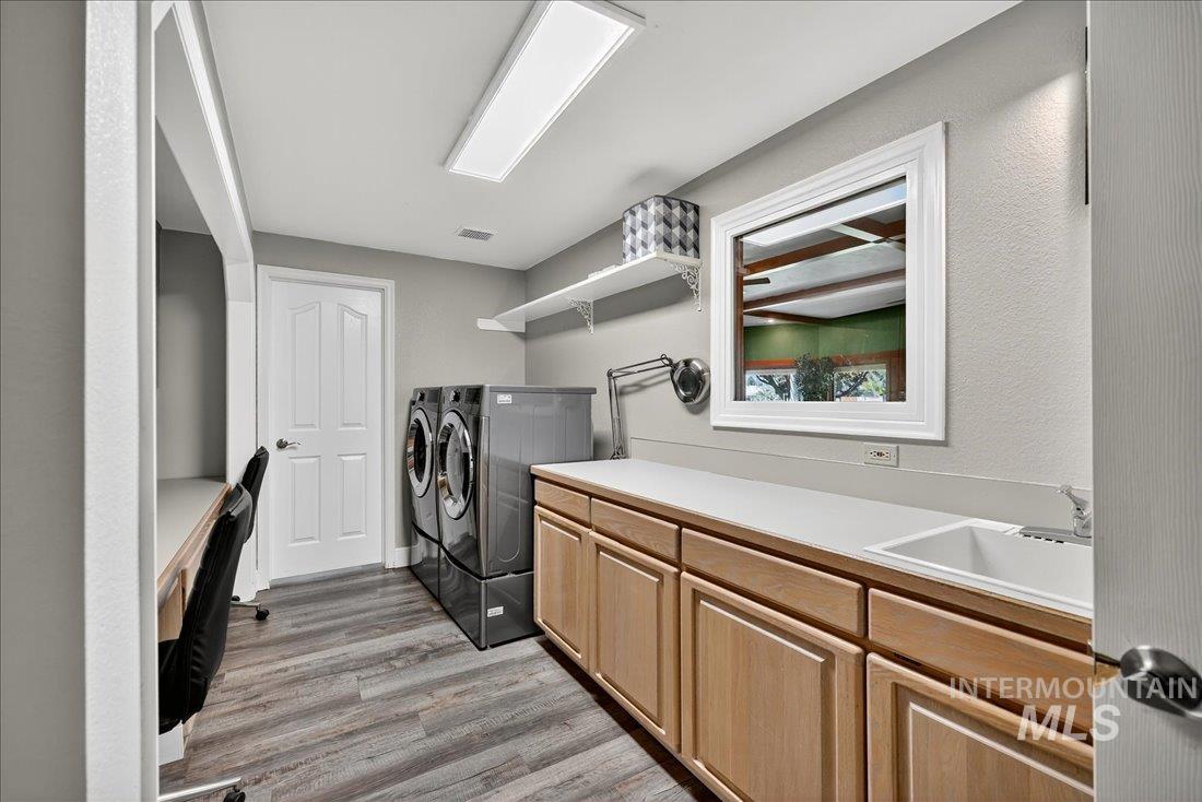 898 N Nicklaus Lane, Eagle, Idaho 83616, 4 Bedrooms, 3.5 Bathrooms, Residential For Sale, Price $699,899,MLS 98965970