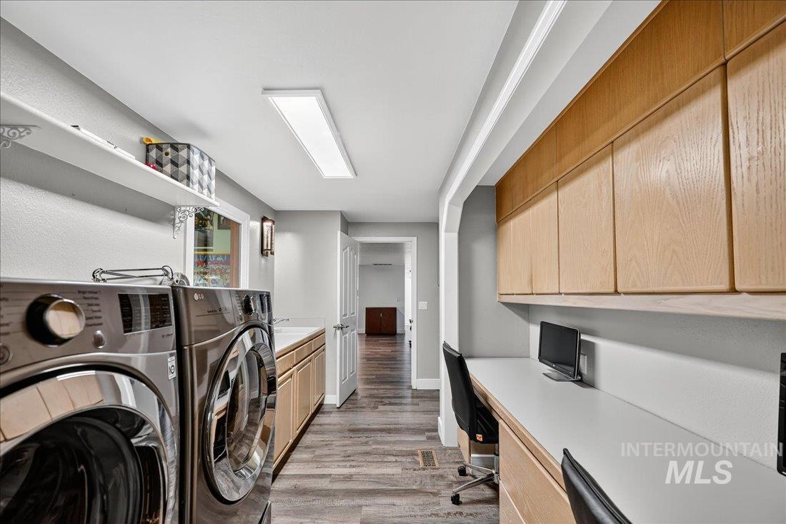 898 N Nicklaus Lane, Eagle, Idaho 83616, 4 Bedrooms, 3.5 Bathrooms, Residential For Sale, Price $699,899,MLS 98965970