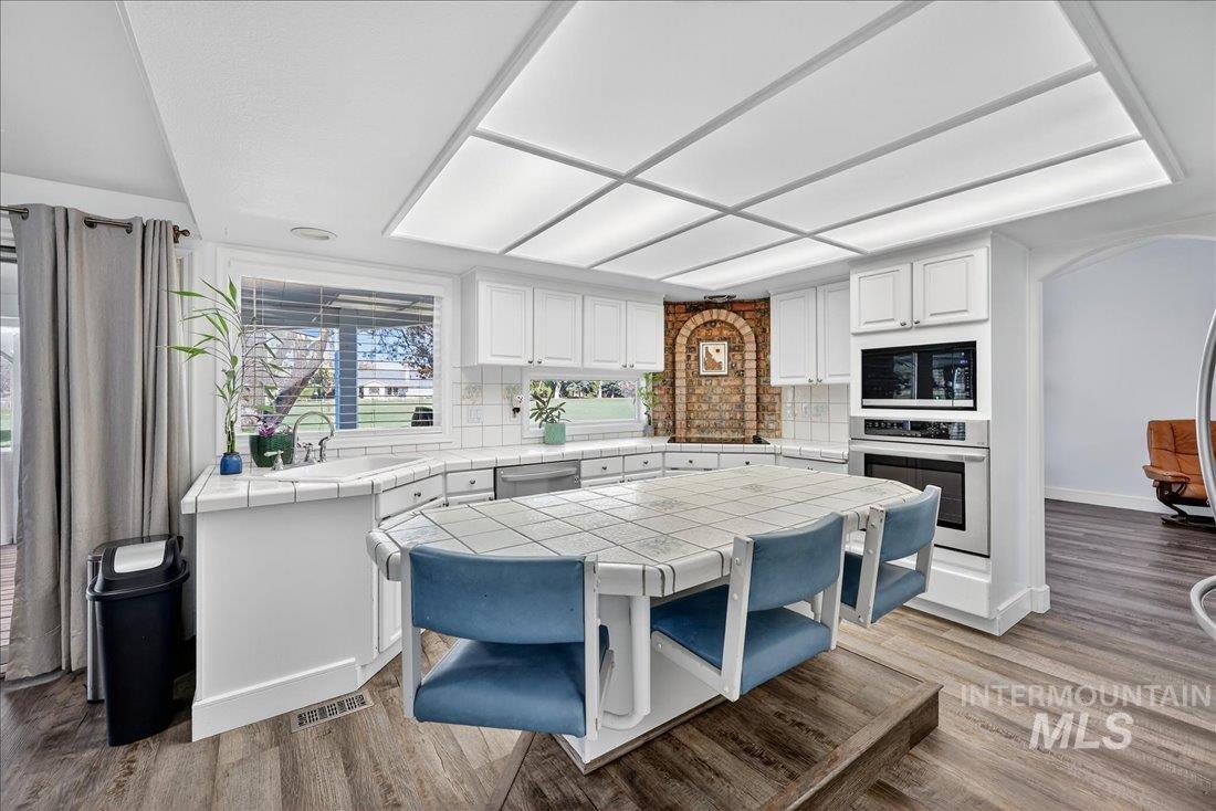 898 N Nicklaus Lane, Eagle, Idaho 83616, 4 Bedrooms, 3.5 Bathrooms, Residential For Sale, Price $699,899,MLS 98965970