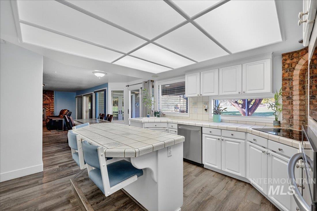 898 N Nicklaus Lane, Eagle, Idaho 83616, 4 Bedrooms, 3.5 Bathrooms, Residential For Sale, Price $699,899,MLS 98965970