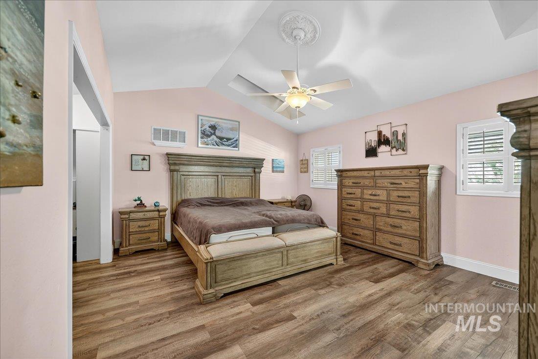 898 N Nicklaus Lane, Eagle, Idaho 83616, 4 Bedrooms, 3.5 Bathrooms, Residential For Sale, Price $699,899,MLS 98965970