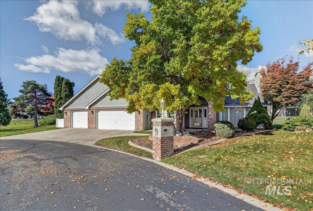 898 N Nicklaus Lane, Eagle, Idaho 83616, 4 Bedrooms, 3.5 Bathrooms, Residential For Sale, Price $699,899,MLS 98965970