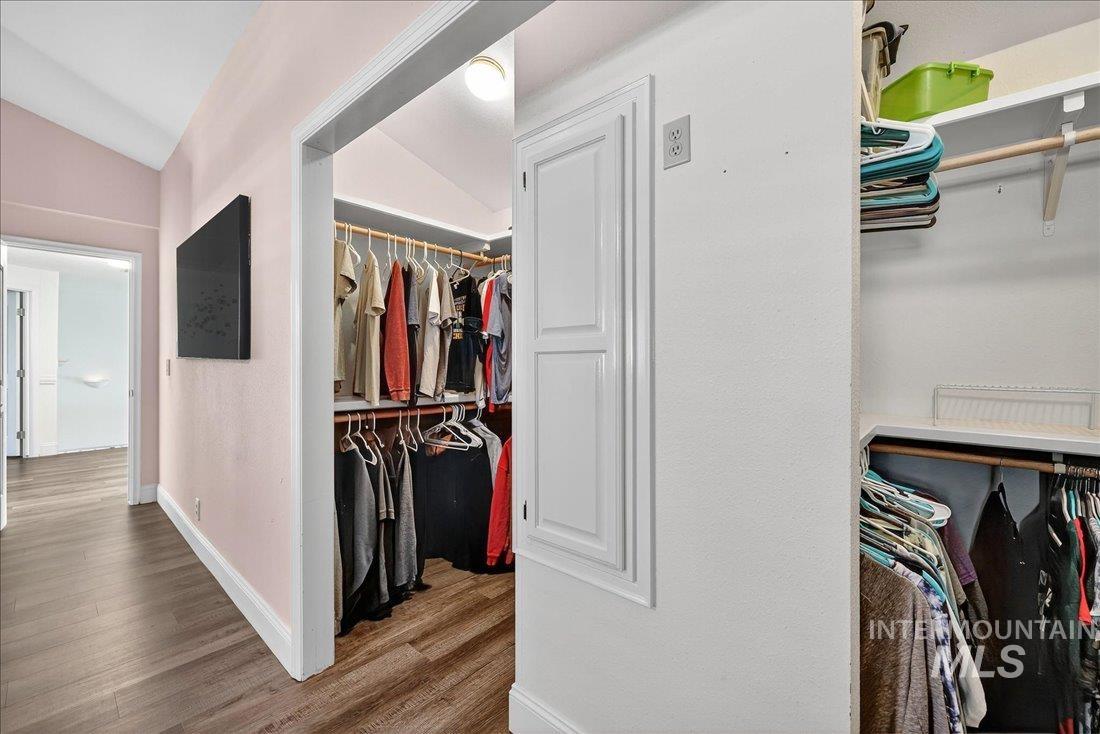 898 N Nicklaus Lane, Eagle, Idaho 83616, 4 Bedrooms, 3.5 Bathrooms, Residential For Sale, Price $699,899,MLS 98965970