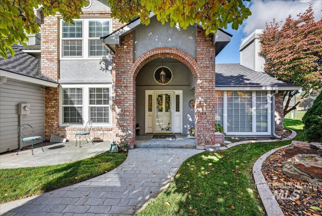 898 N Nicklaus Lane, Eagle, Idaho 83616, 4 Bedrooms, 3.5 Bathrooms, Residential For Sale, Price $699,899,MLS 98965970