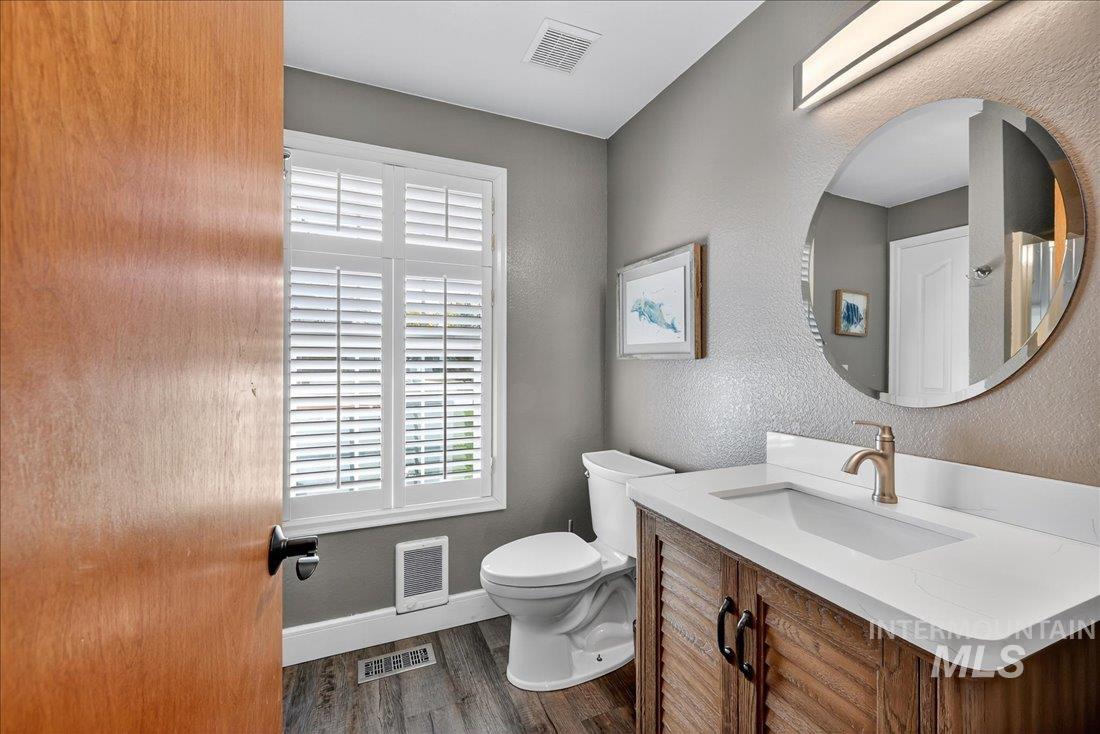 898 N Nicklaus Lane, Eagle, Idaho 83616, 4 Bedrooms, 3.5 Bathrooms, Residential For Sale, Price $699,899,MLS 98965970