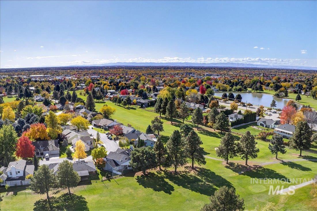 898 N Nicklaus Lane, Eagle, Idaho 83616, 4 Bedrooms, 3.5 Bathrooms, Residential For Sale, Price $699,899,MLS 98965970