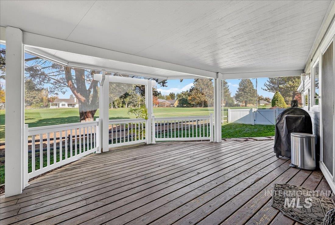 898 N Nicklaus Lane, Eagle, Idaho 83616, 4 Bedrooms, 3.5 Bathrooms, Residential For Sale, Price $699,899,MLS 98965970