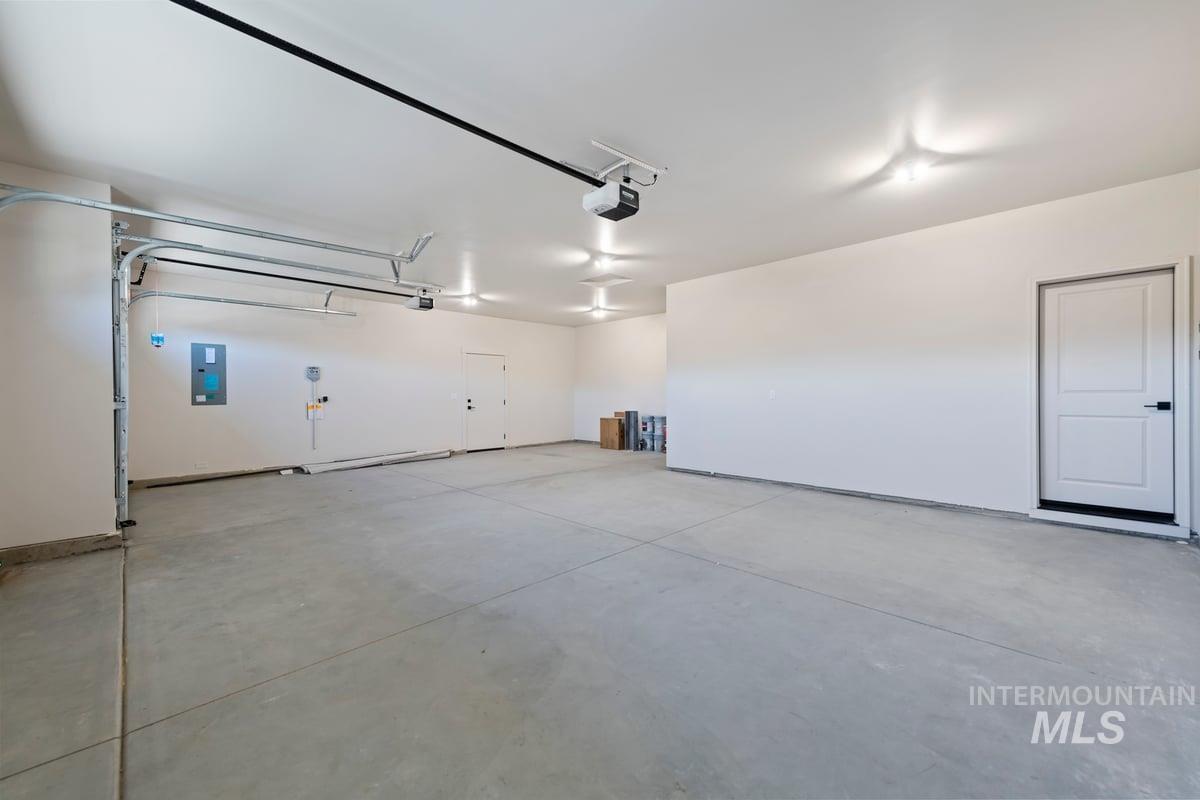 2353 S Hurd Ave., Nampa, Idaho 83686, 3 Bedrooms, 2 Bathrooms, Residential For Sale, Price $529,900,MLS 98965975