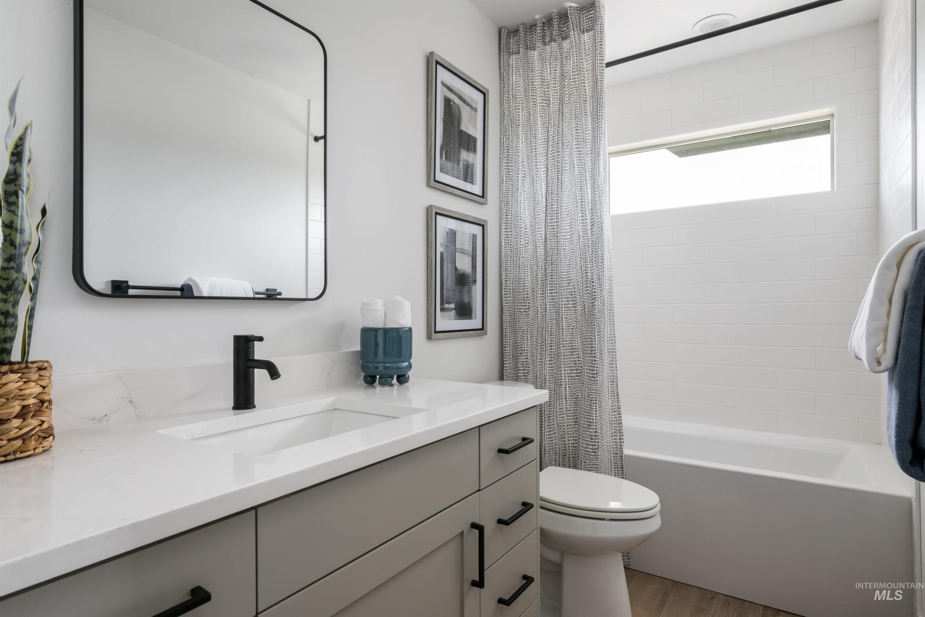 2154 W Freya Court, Eagle, Idaho 83616-1319, 3 Bedrooms, 2.5 Bathrooms, Residential For Sale, Price $519,900,MLS 98965977