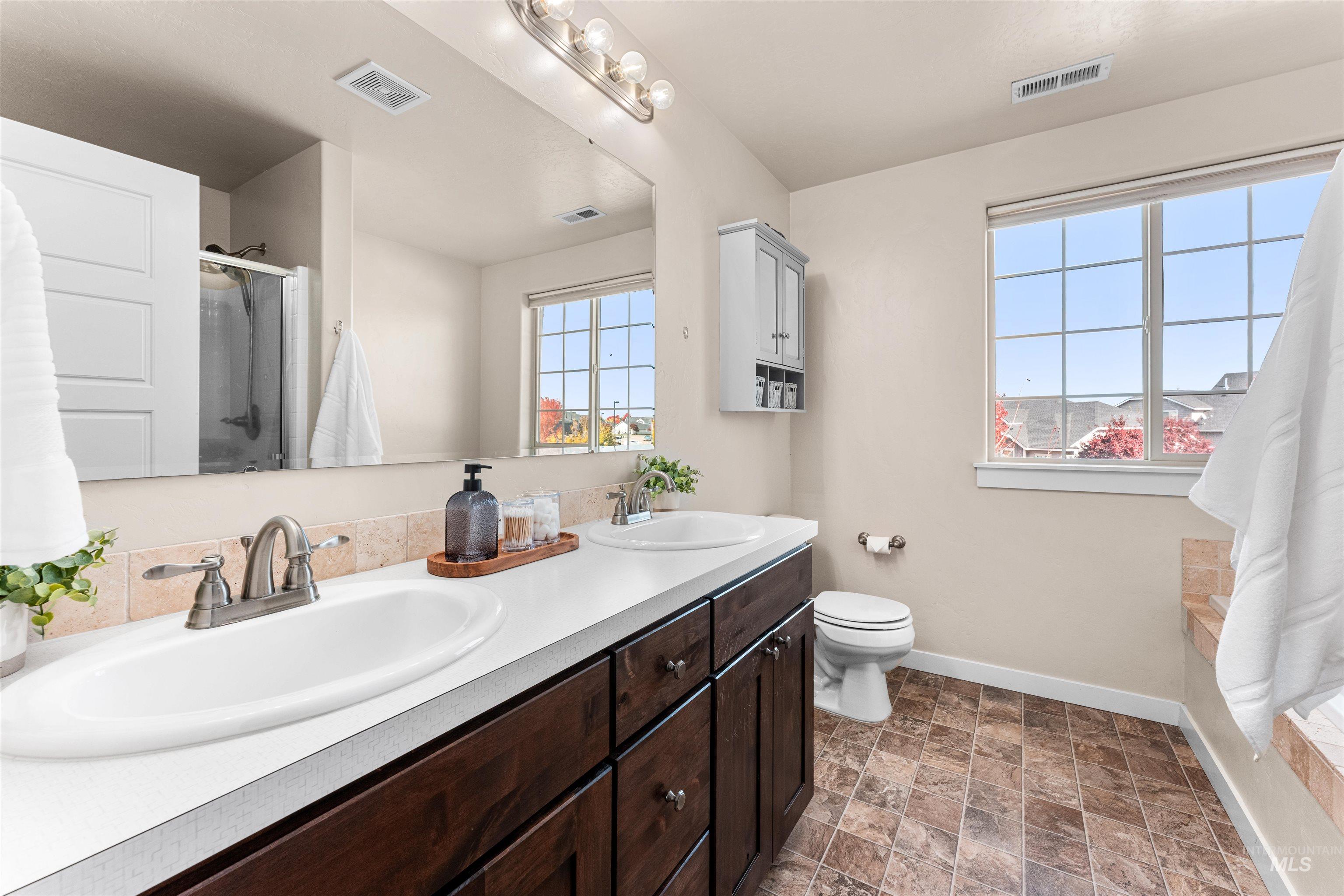 37 E Ensenada Dr, Meridian, Idaho 83646, 6 Bedrooms, 4.5 Bathrooms, Residential For Sale, Price $734,000,MLS 98965984