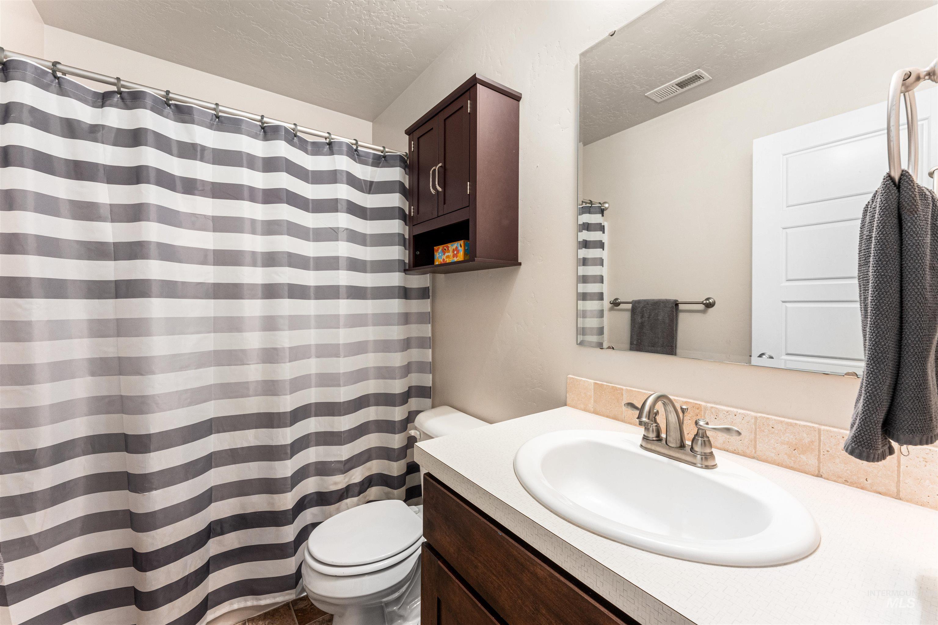 37 E Ensenada Dr, Meridian, Idaho 83646, 6 Bedrooms, 4.5 Bathrooms, Residential For Sale, Price $734,000,MLS 98965984