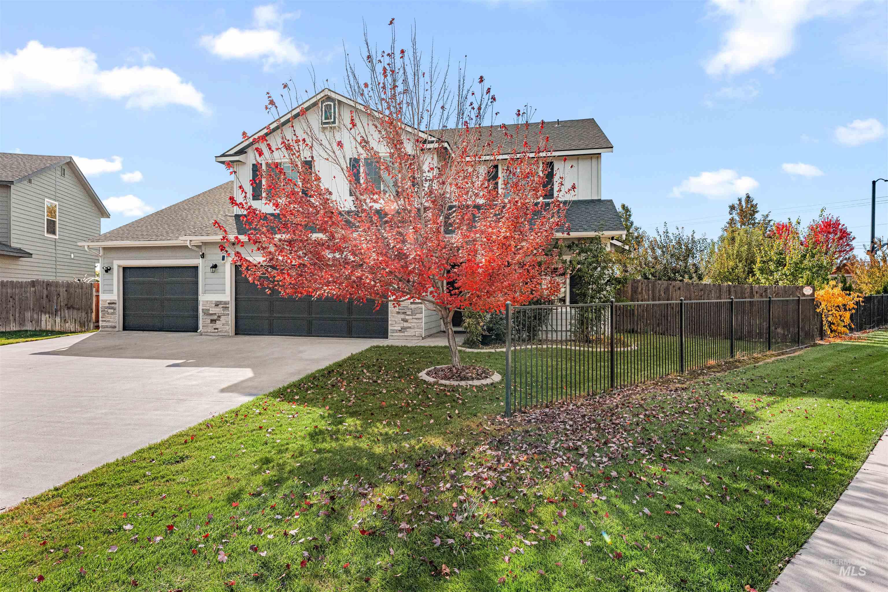 37 E Ensenada Dr, Meridian, Idaho 83646, 6 Bedrooms, 4.5 Bathrooms, Residential For Sale, Price $734,000,MLS 98965984