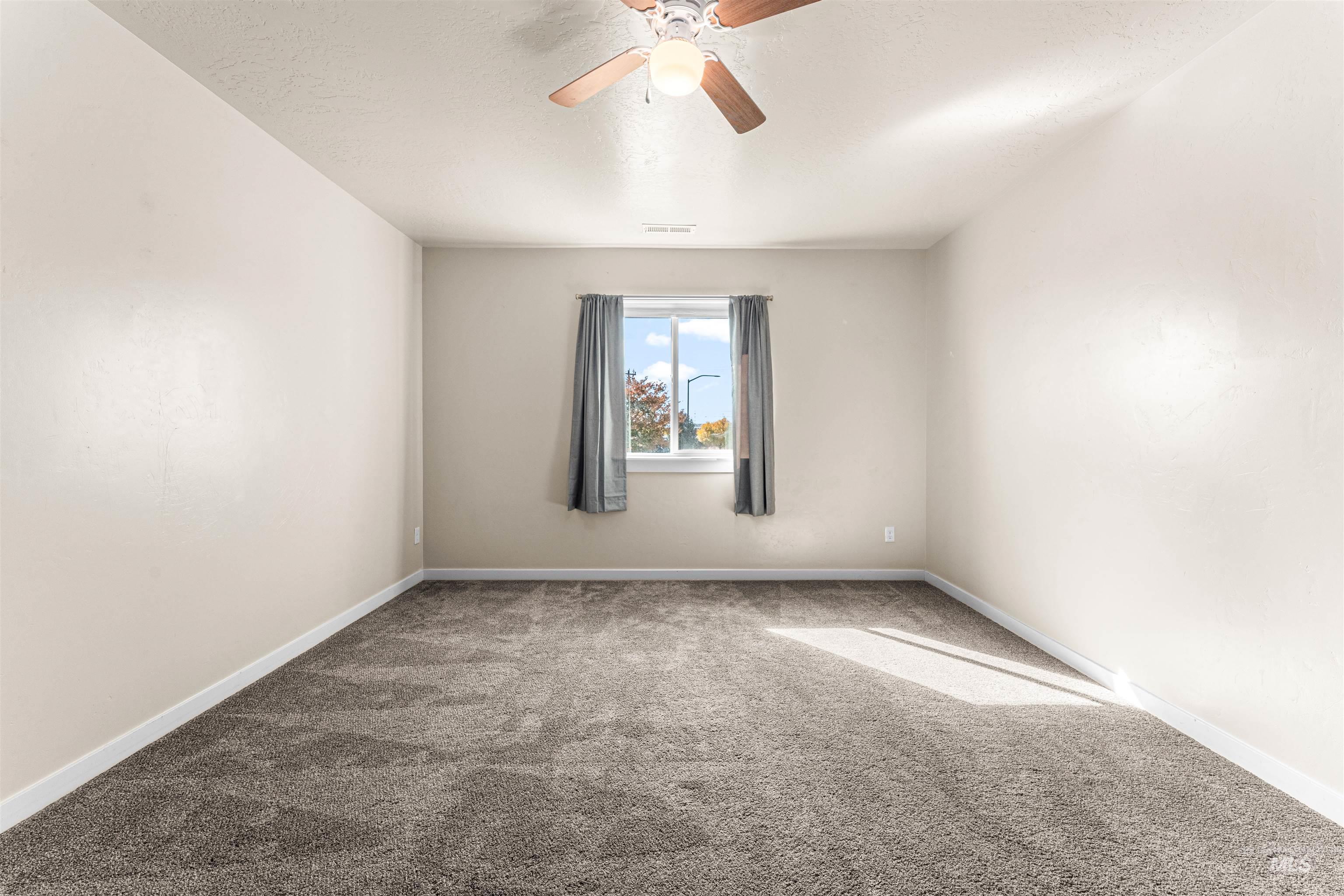 37 E Ensenada Dr, Meridian, Idaho 83646, 6 Bedrooms, 4.5 Bathrooms, Residential For Sale, Price $734,000,MLS 98965984