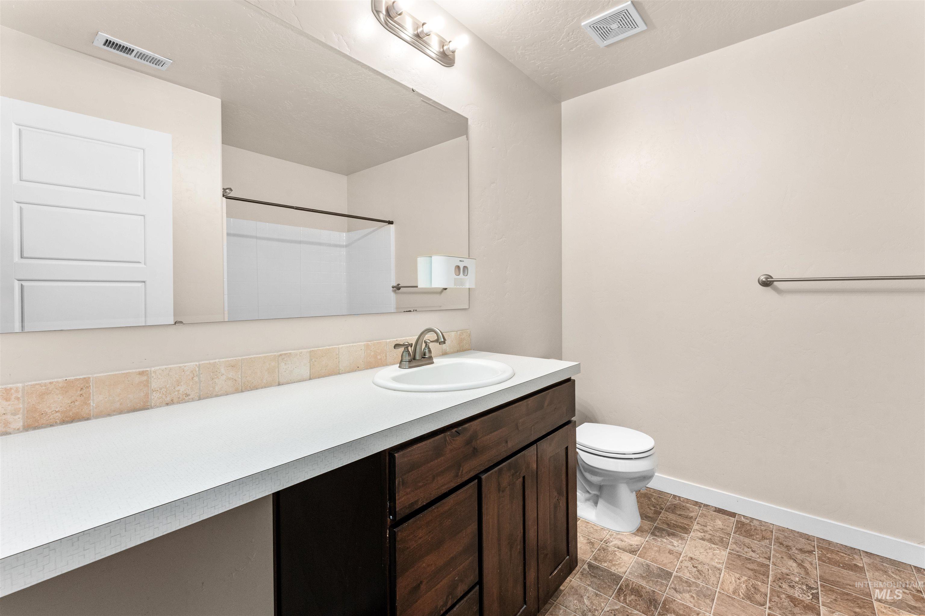 37 E Ensenada Dr, Meridian, Idaho 83646, 6 Bedrooms, 4.5 Bathrooms, Residential For Sale, Price $734,000,MLS 98965984