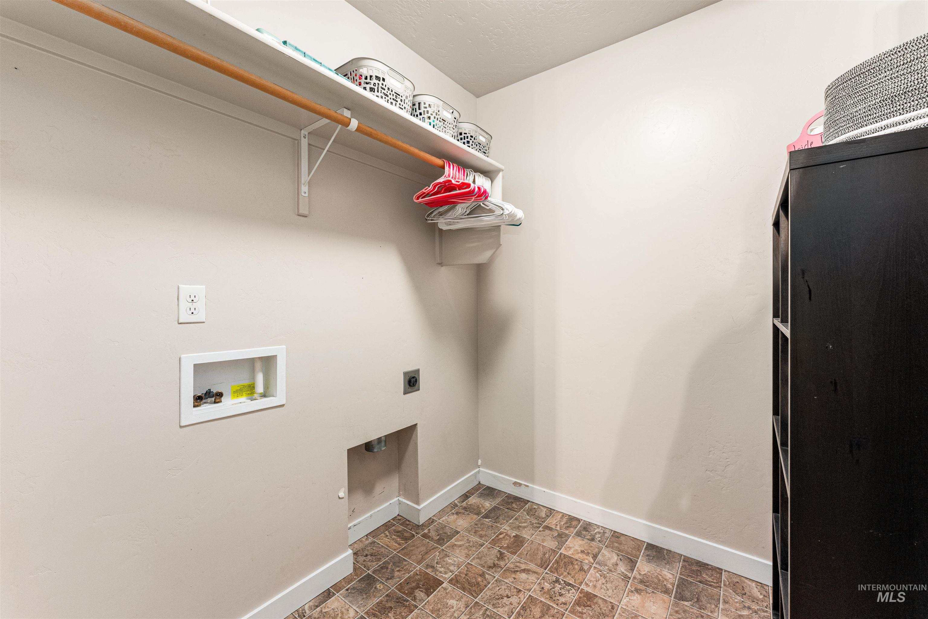 37 E Ensenada Dr, Meridian, Idaho 83646, 6 Bedrooms, 4.5 Bathrooms, Residential For Sale, Price $734,000,MLS 98965984