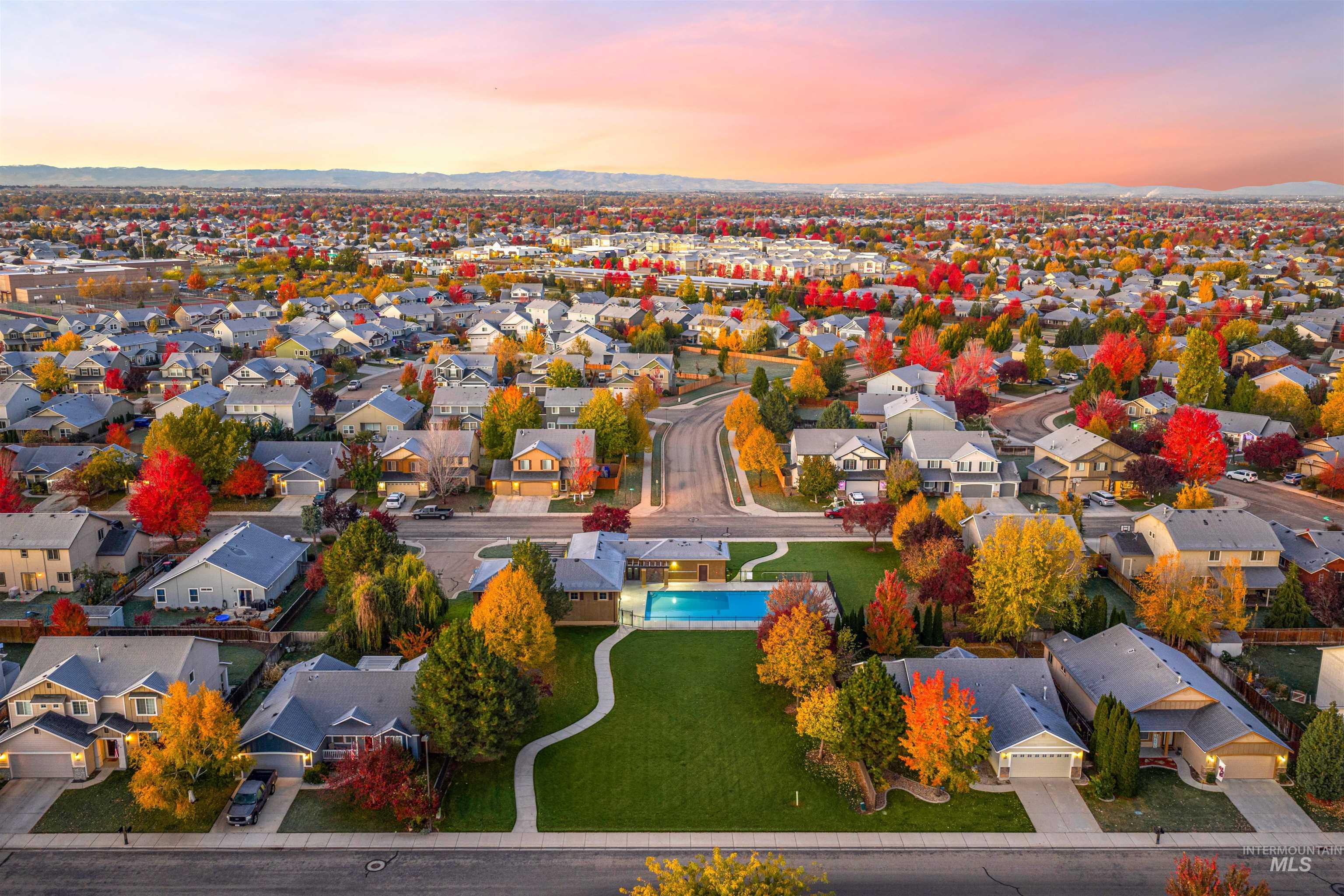 37 E Ensenada Dr, Meridian, Idaho 83646, 6 Bedrooms, 4.5 Bathrooms, Residential For Sale, Price $734,000,MLS 98965984