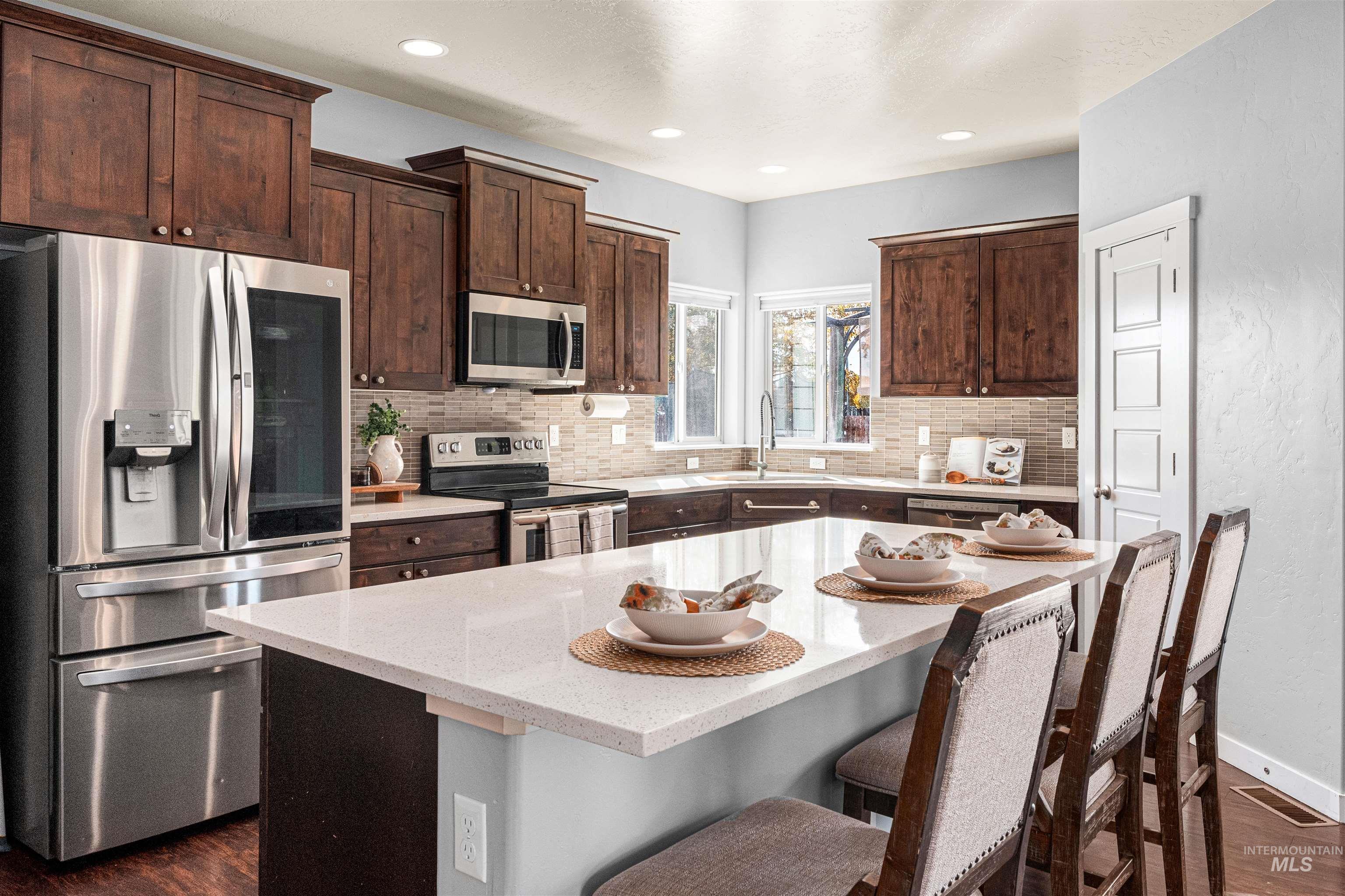 37 E Ensenada Dr, Meridian, Idaho 83646, 6 Bedrooms, 4.5 Bathrooms, Residential For Sale, Price $734,000,MLS 98965984