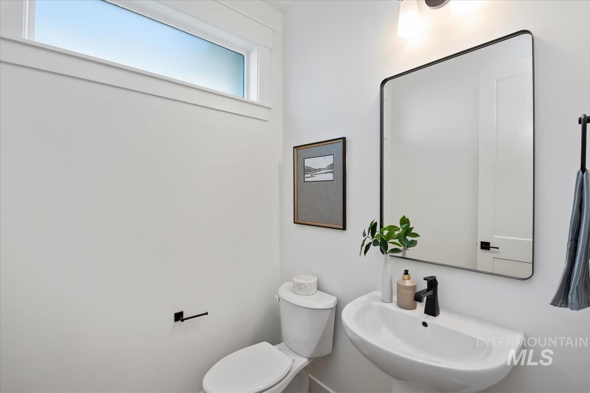 2136 N Palaestra Ave, Eagle, Idaho 83616, 4 Bedrooms, 3.5 Bathrooms, Residential For Sale, Price $969,900, 98965991