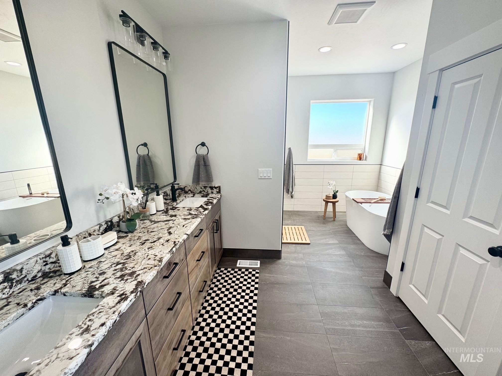 169 N 200 W, Rupert, Idaho 83350, 6 Bedrooms, 5 Bathrooms, Residential For Sale, Price $849,999,MLS 98966004