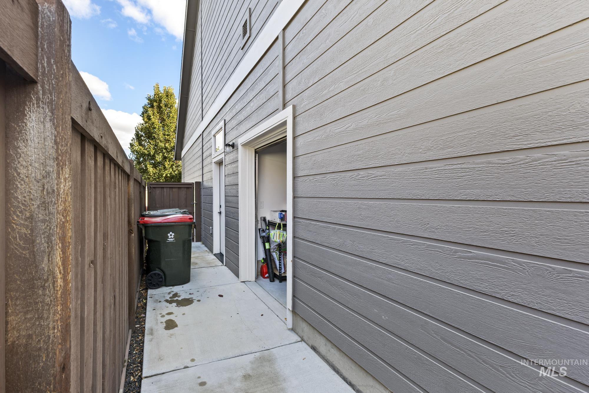 5747 N Bolsena Ave, Meridian, Idaho 83646, 4 Bedrooms, 3 Bathrooms, Residential For Sale, Price $774,767,MLS 98966026