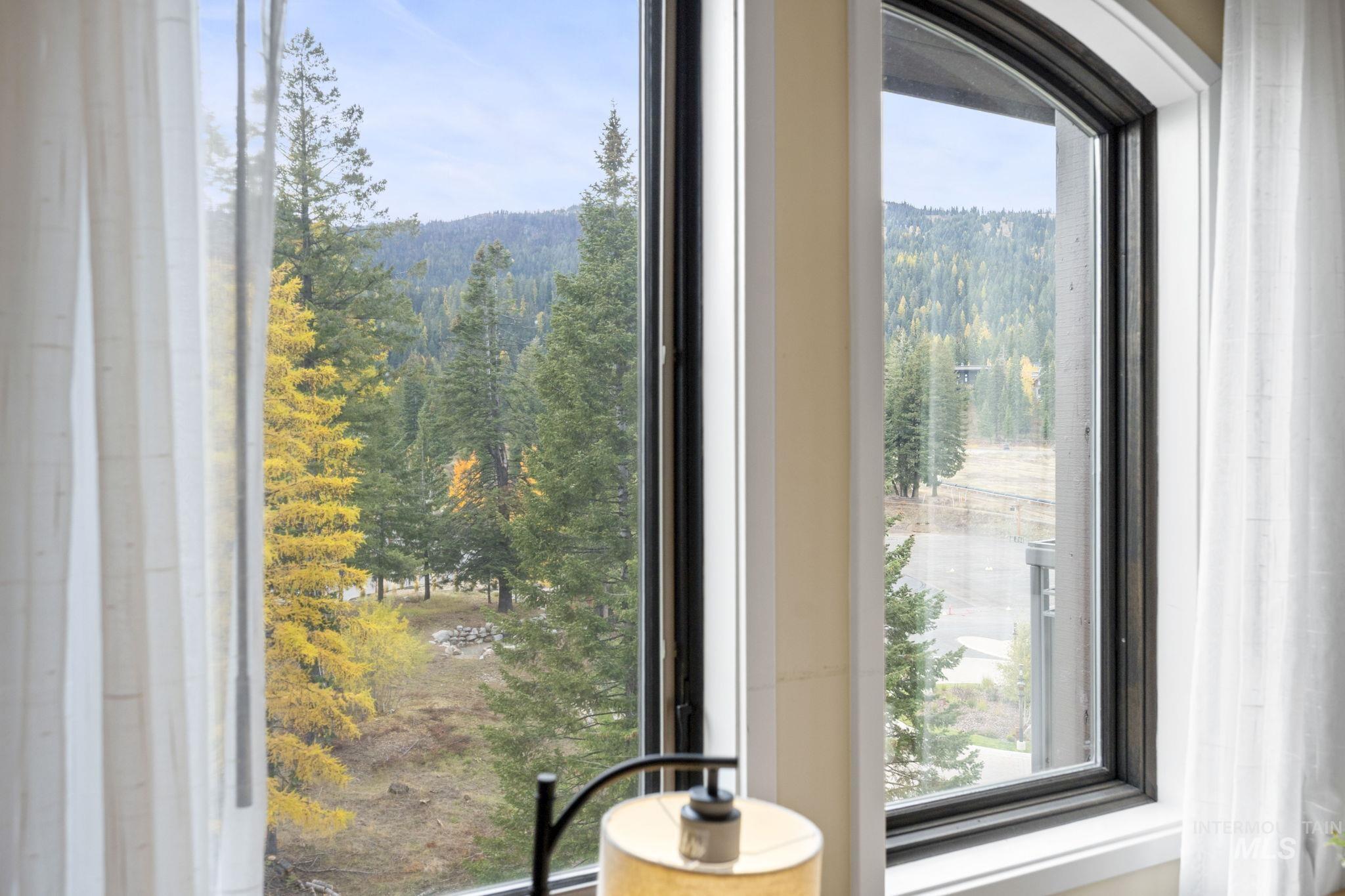 780 Village Drive, Donnelly, Idaho 83615, 2 Bedrooms, 2 Bathrooms, Residential For Sale, Price $962,000,MLS 98966033