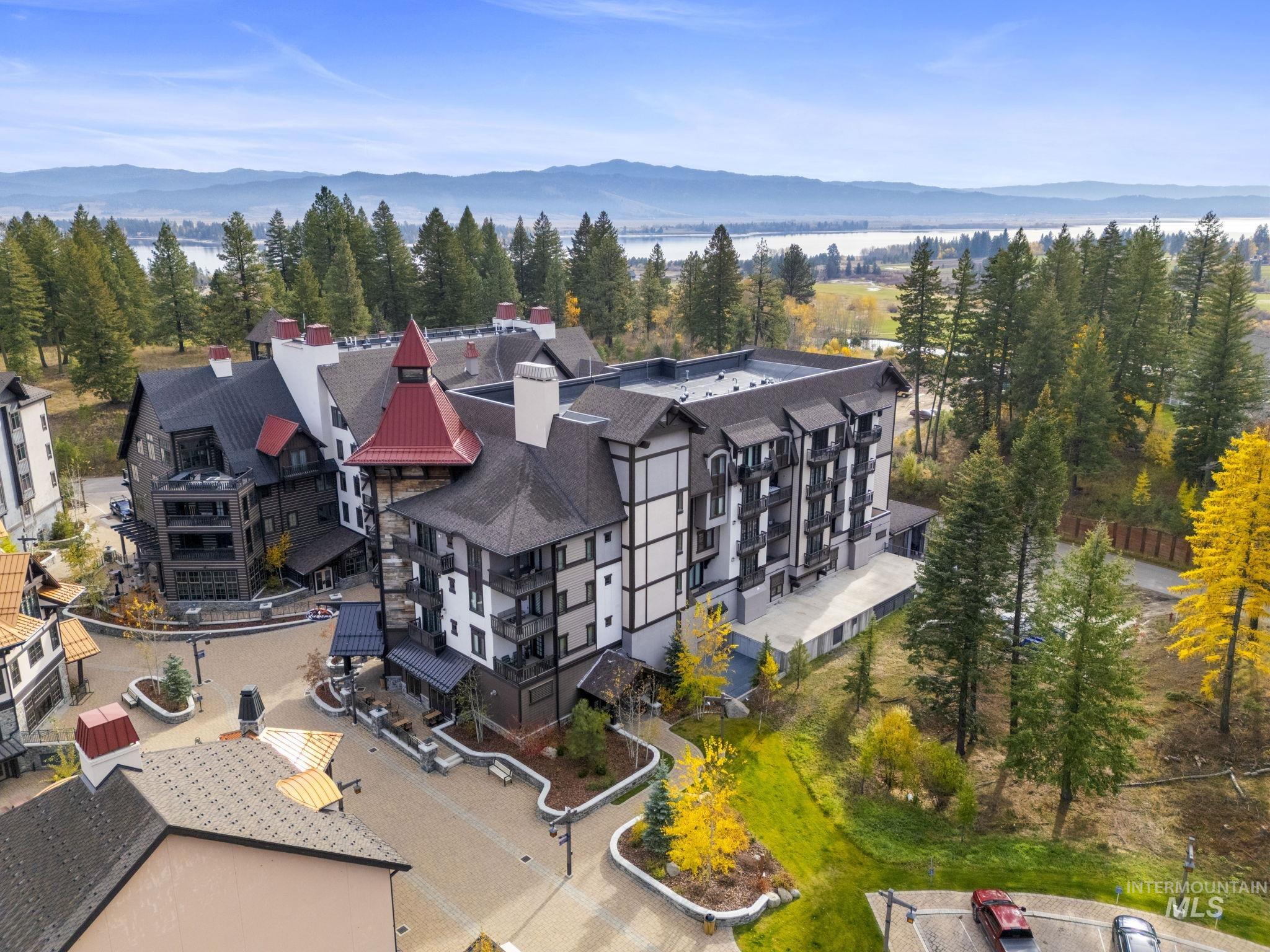 780 Village Drive, Donnelly, Idaho 83615, 2 Bedrooms, 2 Bathrooms, Residential For Sale, Price $962,000,MLS 98966033