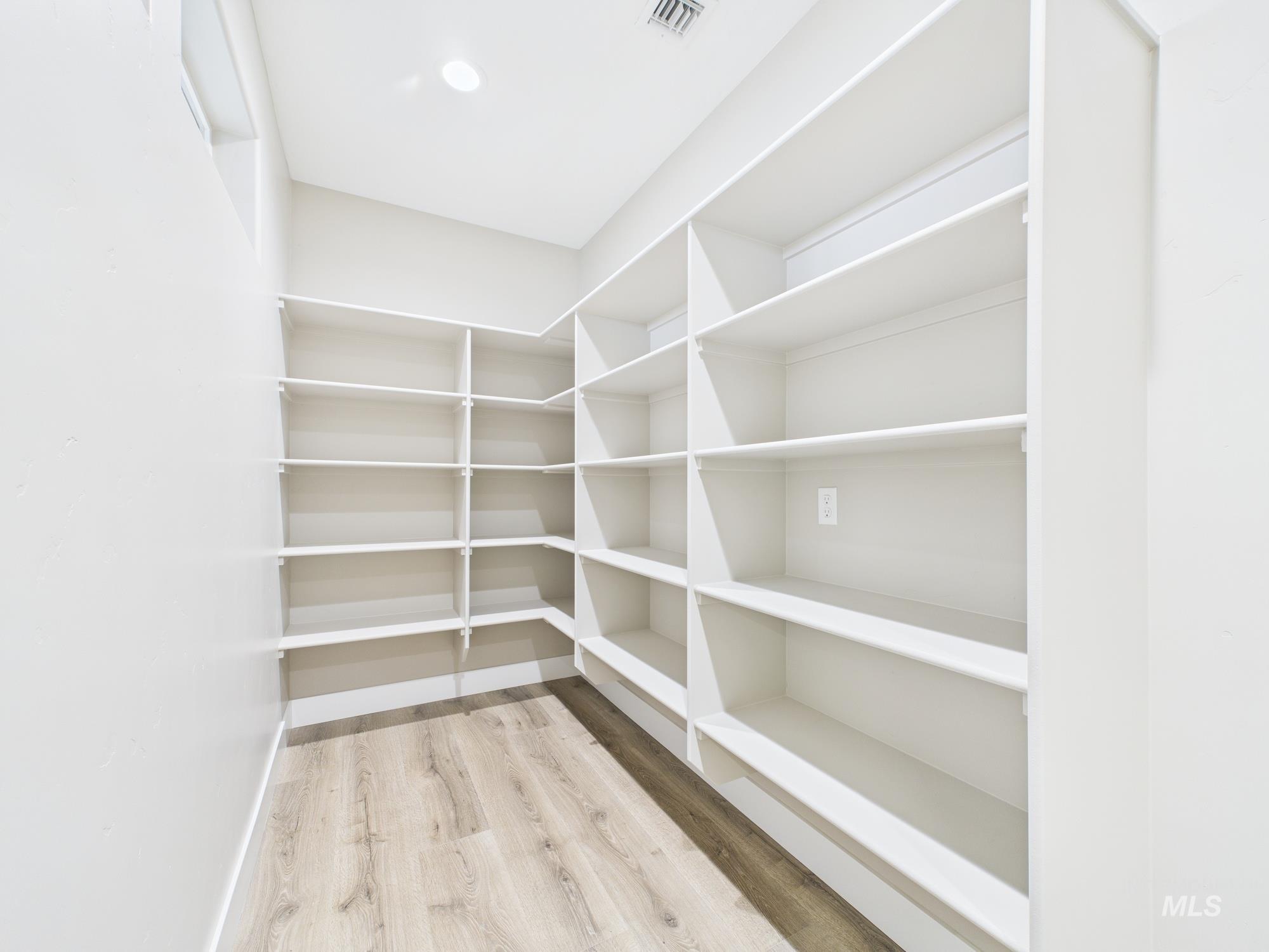 1910 Ruth Lane, Emmett, Idaho 83617, 4 Bedrooms, 2 Bathrooms, Residential For Sale, Price $894,900,MLS 98966044