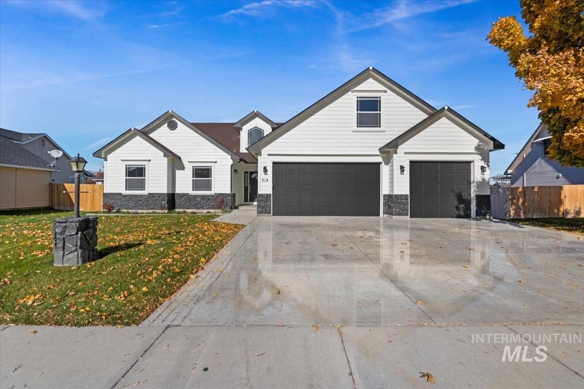 514 Crosspoint Ave, Nampa, Idaho 83686, 4 Bedrooms, 2.5 Bathrooms, Residential For Sale, Price $460,000,MLS 98966045