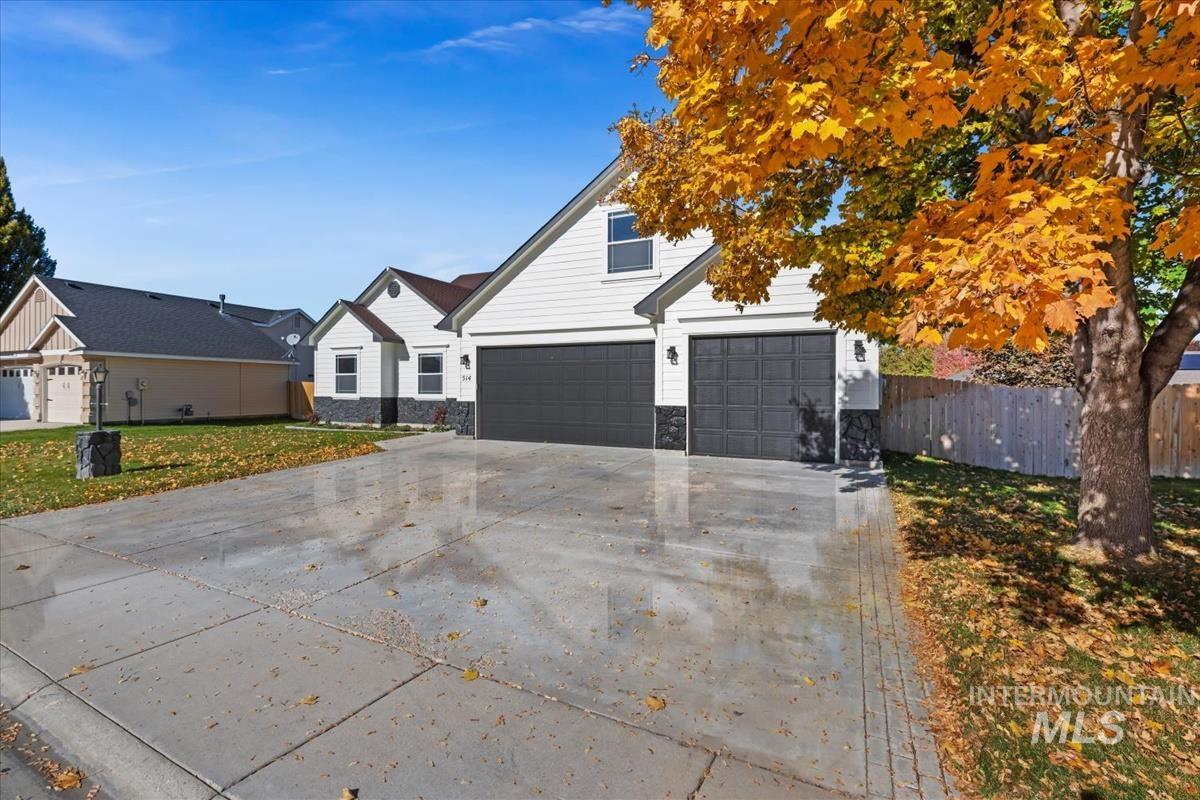514 Crosspoint Ave, Nampa, Idaho 83686, 4 Bedrooms, 2.5 Bathrooms, Residential For Sale, Price $460,000,MLS 98966045