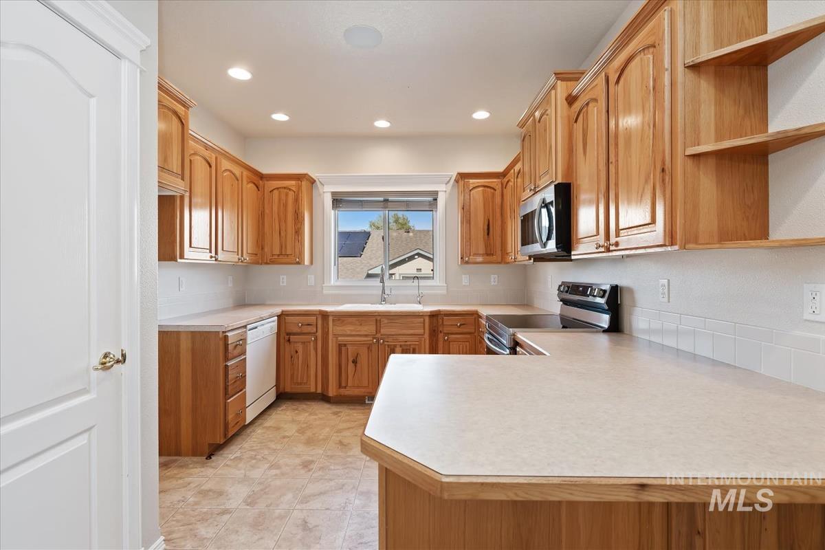 514 Crosspoint Ave, Nampa, Idaho 83686, 4 Bedrooms, 2.5 Bathrooms, Residential For Sale, Price $460,000,MLS 98966045