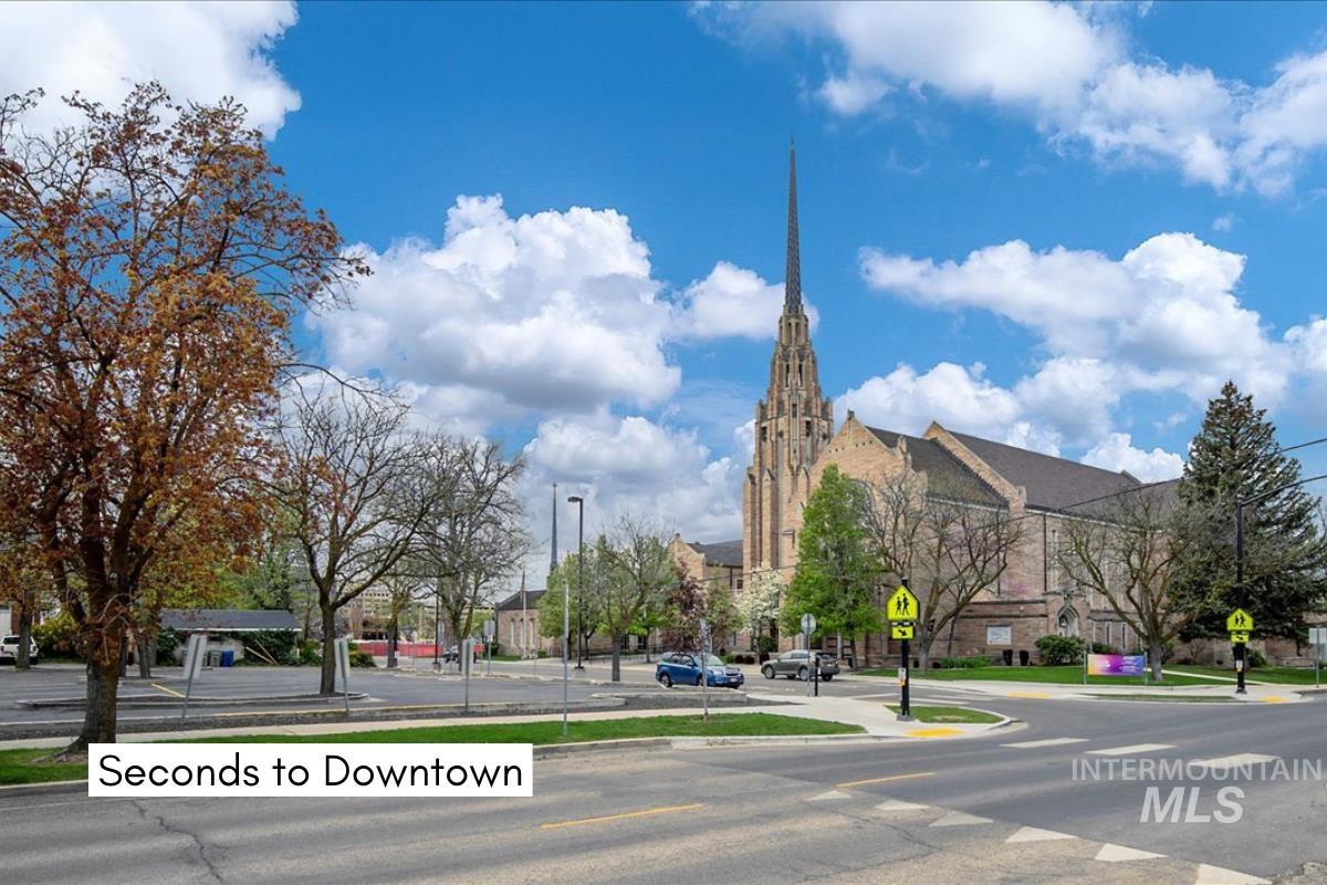 1010 W Hays St, Boise, Idaho 83702, 4 Bedrooms, 1.5 Bathrooms, Residential Income For Sale, Price $725,000, 98966053