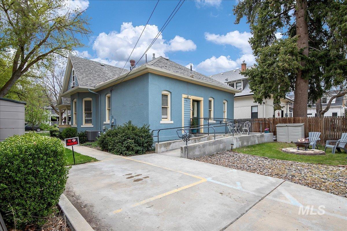 1010 W Hays St, Boise, Idaho 83702, 4 Bedrooms, 1.5 Bathrooms, Residential Income For Sale, Price $725,000, 98966053