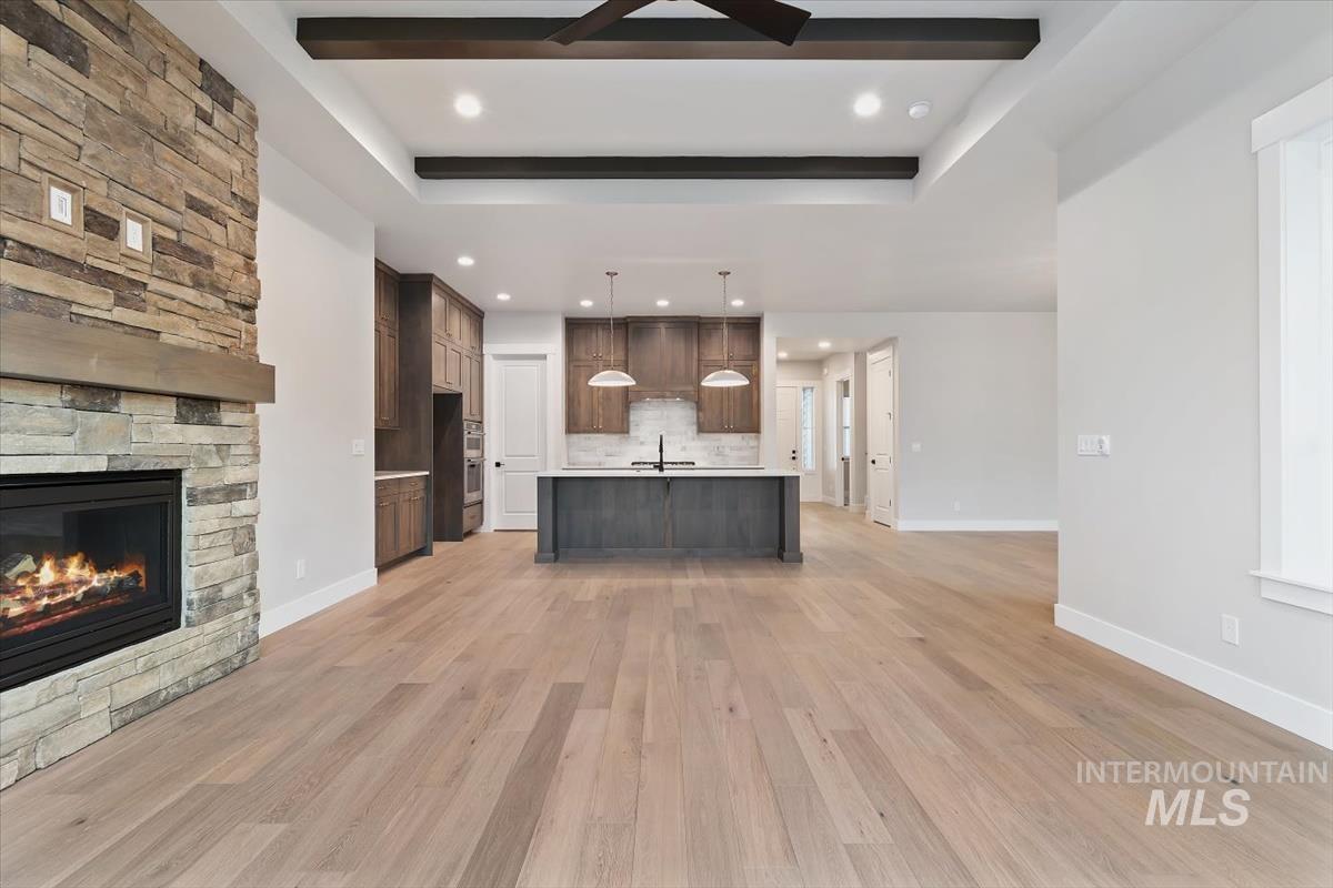 2147 E Blakehurst Ave., Kuna, Idaho 83634, 3 Bedrooms, 3 Bathrooms, Residential For Sale, Price $799,880, 98966070