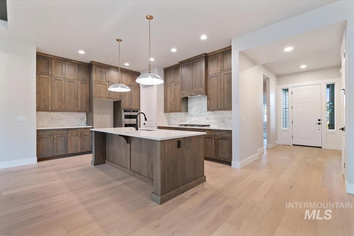 2147 E Blakehurst Ave., Kuna, Idaho 83634, 3 Bedrooms, 3 Bathrooms, Residential For Sale, Price $799,880, 98966070