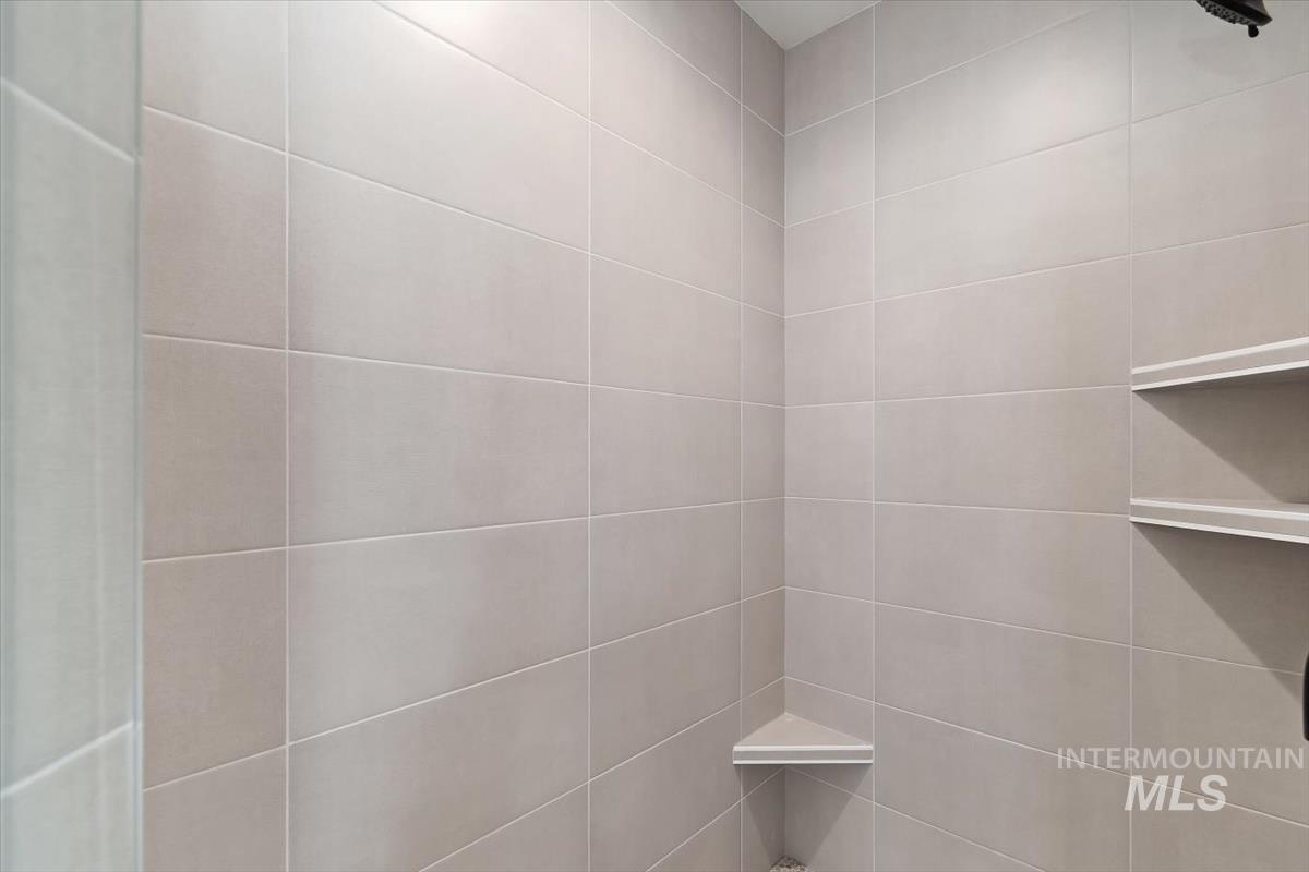 2147 E Blakehurst Ave., Kuna, Idaho 83634, 3 Bedrooms, 3 Bathrooms, Residential For Sale, Price $799,880,MLS 98966070