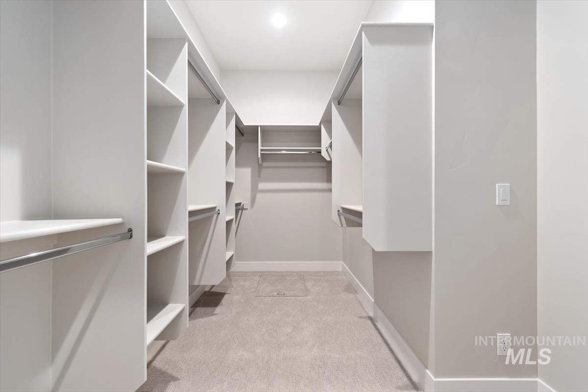 2147 E Blakehurst Ave., Kuna, Idaho 83634, 3 Bedrooms, 3 Bathrooms, Residential For Sale, Price $799,880, 98966070