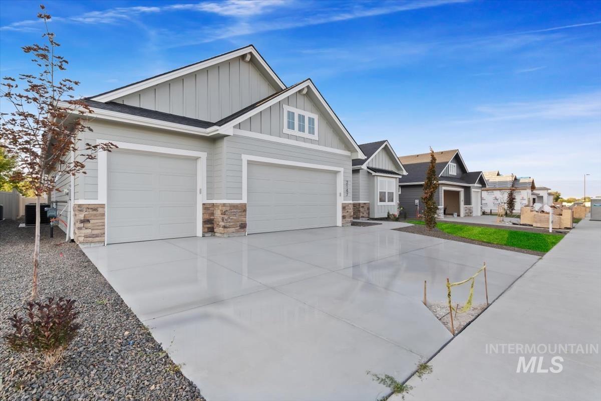 2147 E Blakehurst Ave., Kuna, Idaho 83634, 3 Bedrooms, 3 Bathrooms, Residential For Sale, Price $787,880, 98966070