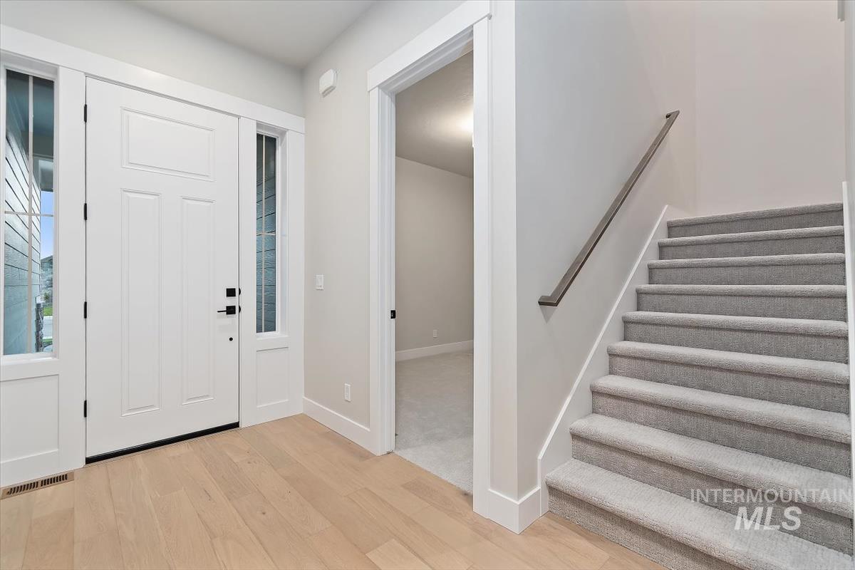 2147 E Blakehurst Ave., Kuna, Idaho 83634, 3 Bedrooms, 3 Bathrooms, Residential For Sale, Price $799,880, 98966070