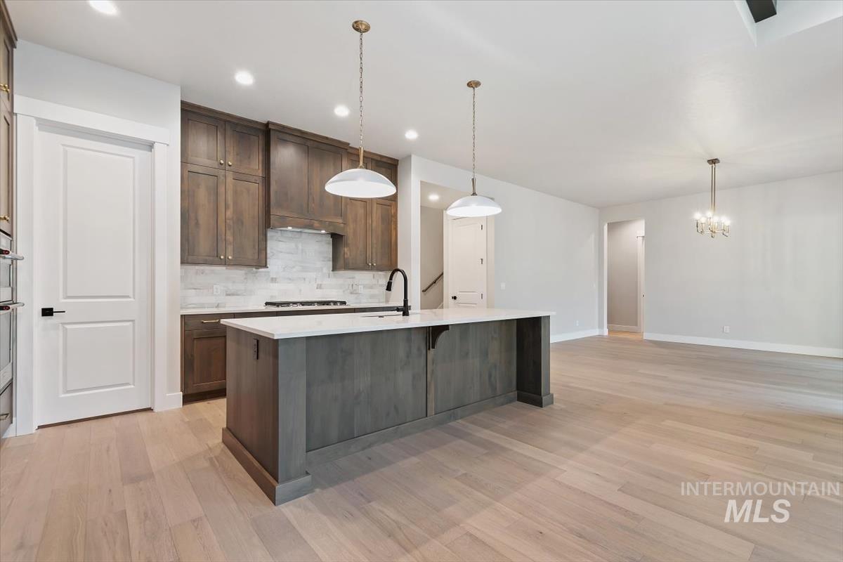 2147 E Blakehurst Ave., Kuna, Idaho 83634, 3 Bedrooms, 3 Bathrooms, Residential For Sale, Price $787,880, 98966070