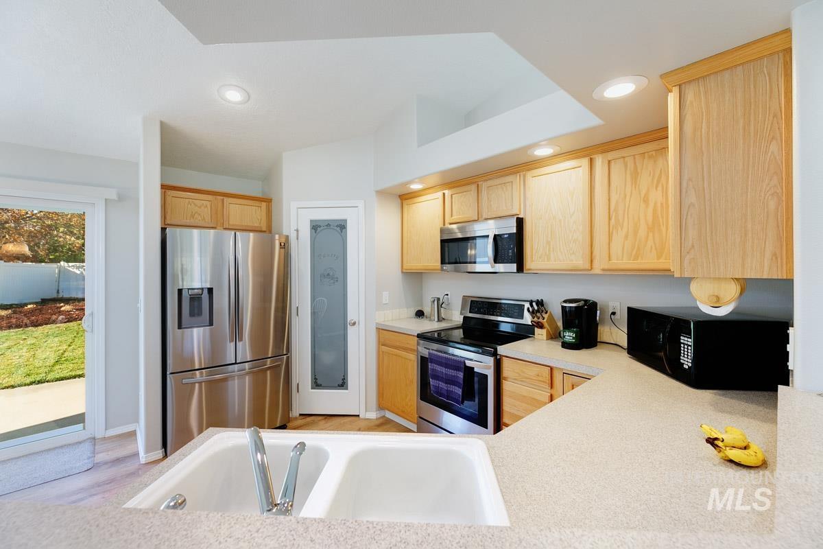 7887 W Orbit Dr., Boise, Idaho 83709, 3 Bedrooms, 2 Bathrooms, Residential For Sale, Price $424,900,MLS 98966080