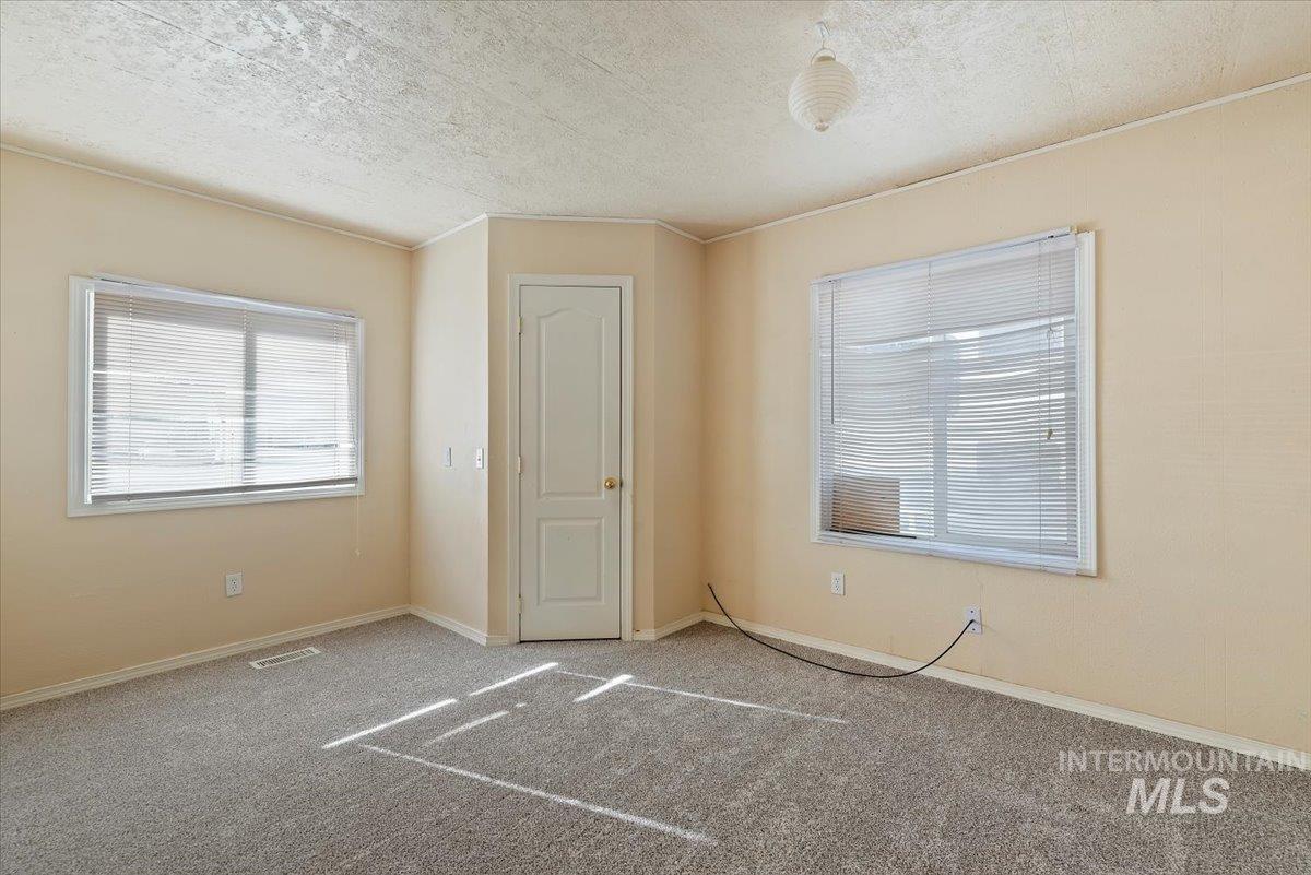 1810 E Sherman, Nampa, Idaho 83686, 3 Bedrooms, 2 Bathrooms, Residential For Sale, Price $285,000,MLS 98966087